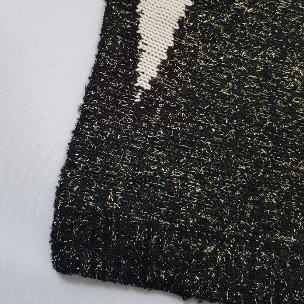 Long Sleeve Round Neck Pull Over Knit Sweater - Picture 6 of 6